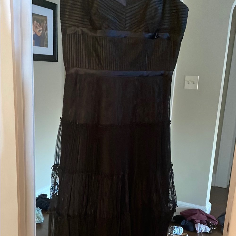 Tahari Black Strapless Sweetheart Sheath Dress